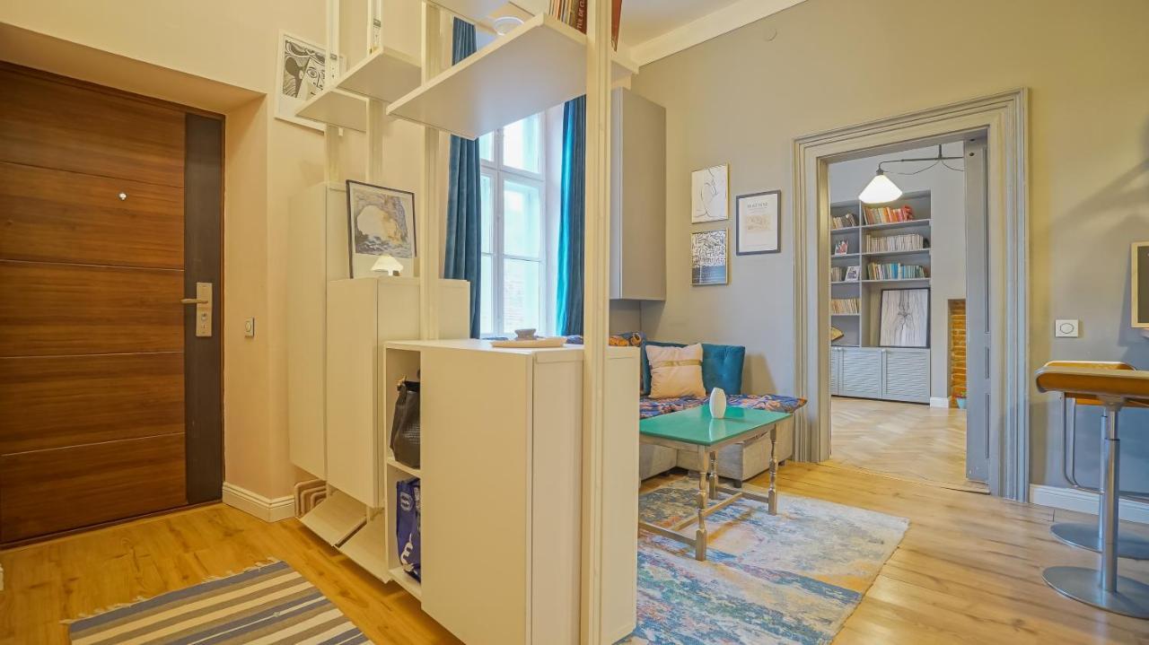 Coroni Republic Apart Apartment Brasov Luaran gambar