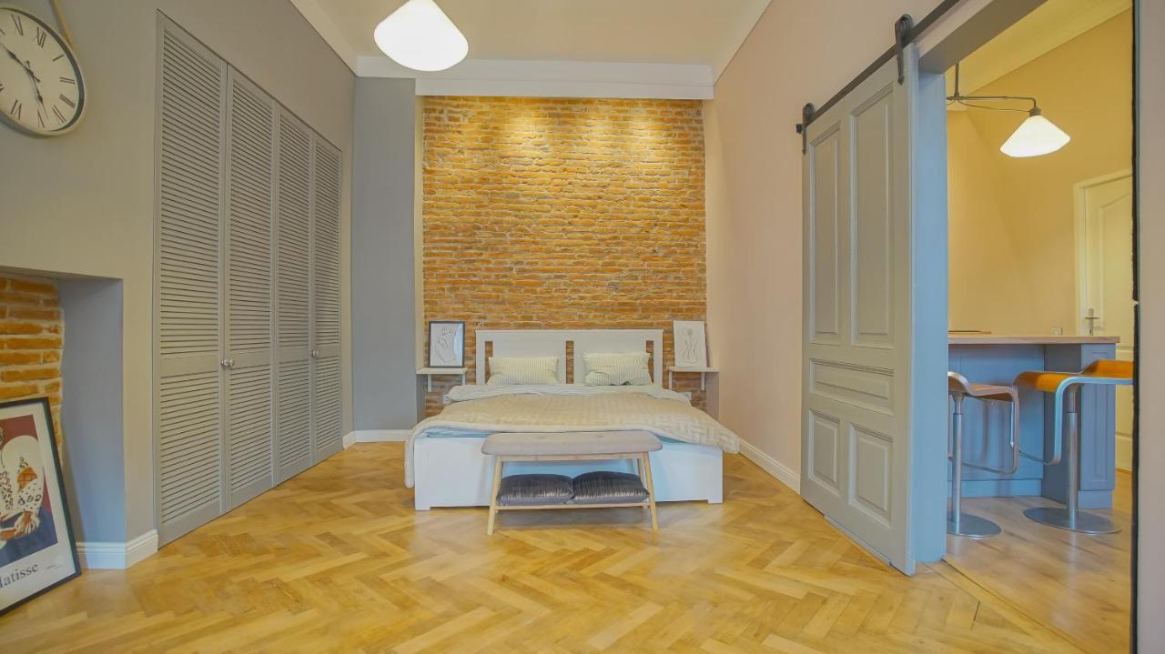 Coroni Republic Apart Apartment Brasov Luaran gambar